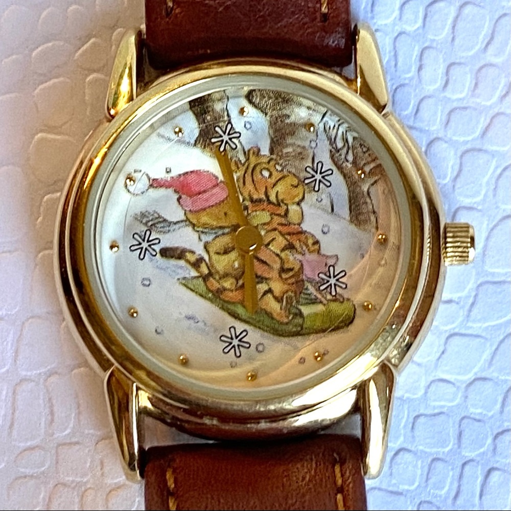 ⚡️Host Pick⚡️Limited Edition Vintage Pooh Snowflake Watch #849 of 1000🌟